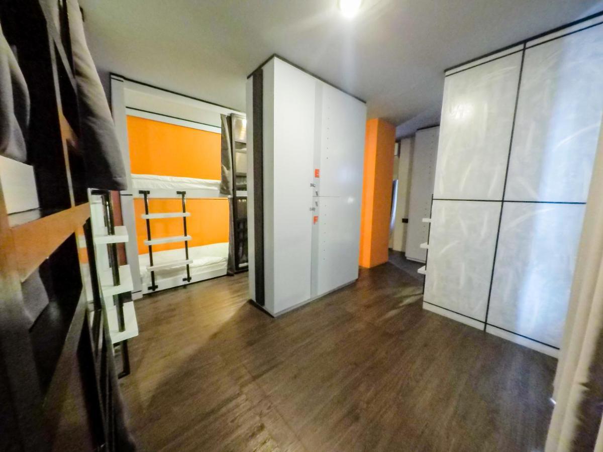Abraham Manila - Located In Central Makati (Adults Only) Makati City Exteriör bild