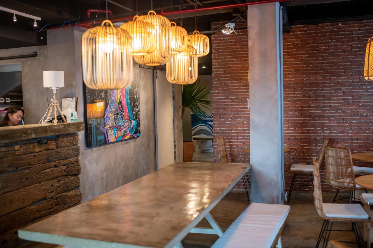 Abraham Manila - Located In Central Makati (Adults Only) Makati City Exteriör bild